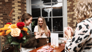 Creator Event Workshop in London mit Influencern bei einer kreativen DIY Session und Networking Atmosphäre